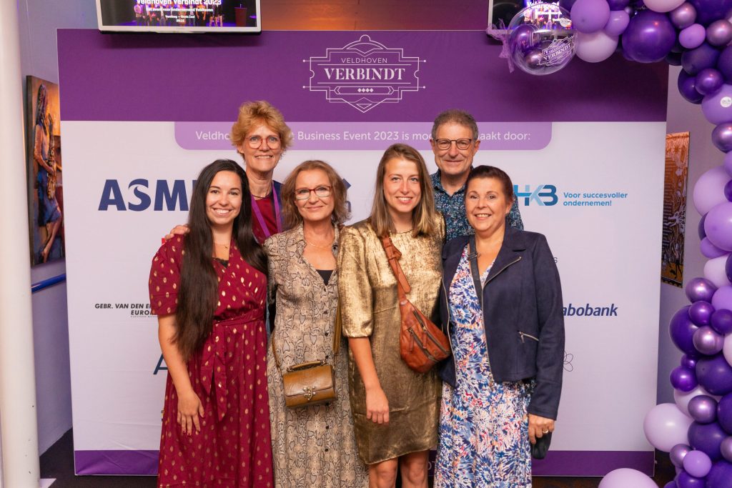 Groep mensen bij Veldhoven business evenement 2023